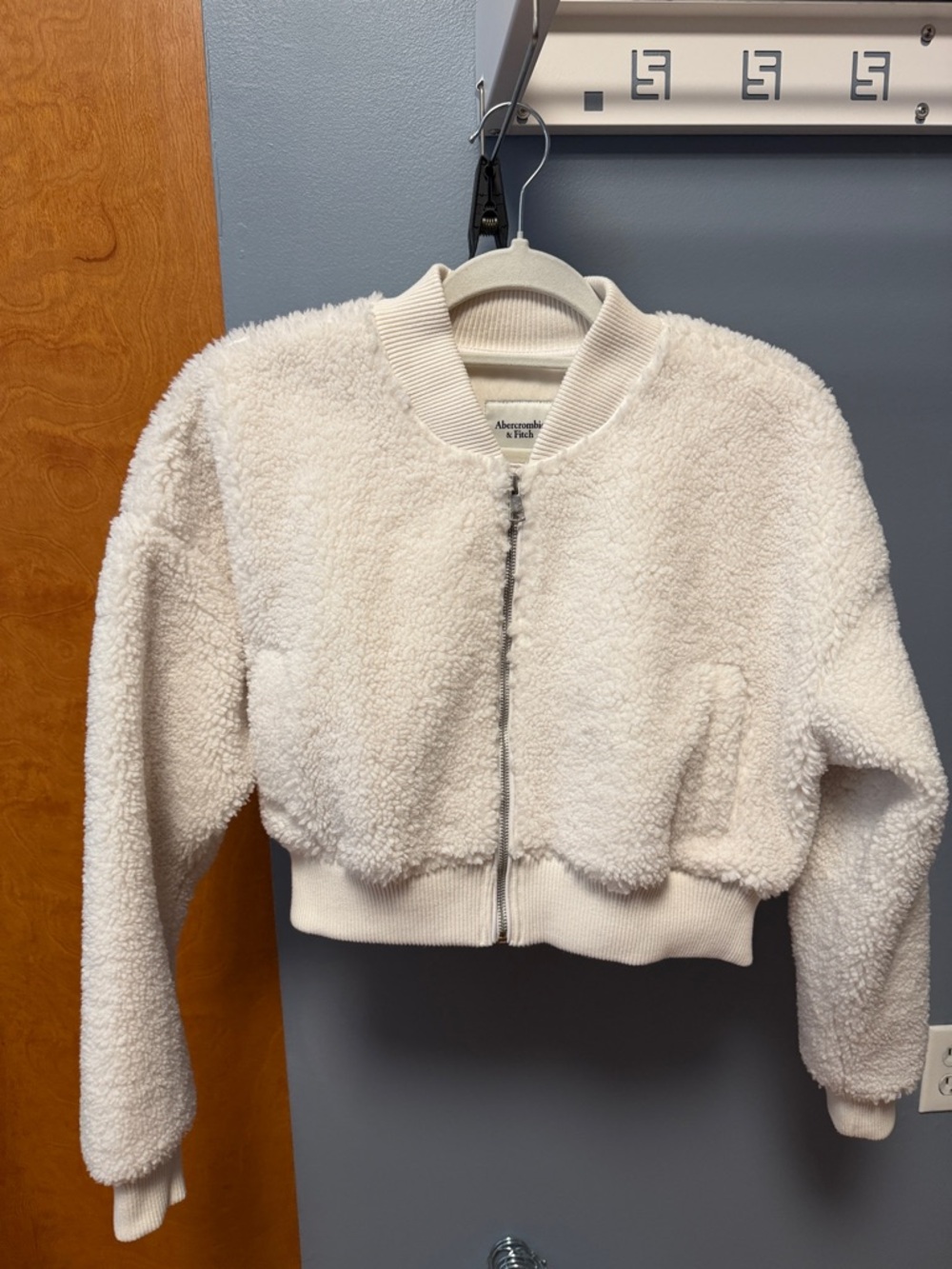 Abercrombie & Fitch Ivory Plush Sherpa Cropped Bomber Jacket